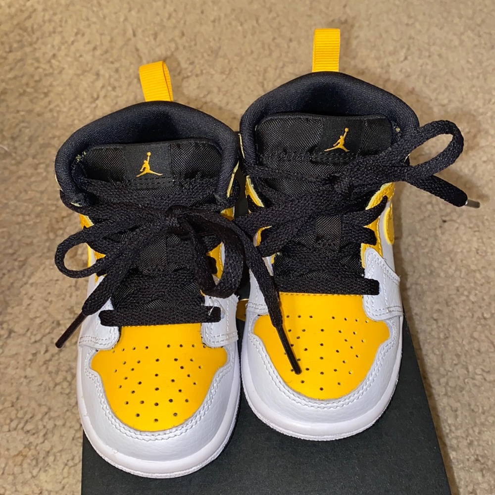 JORDAN 1 MID